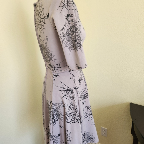 Unique Vintage Stephanie Spiderweb Dress - Picture 4 of 6